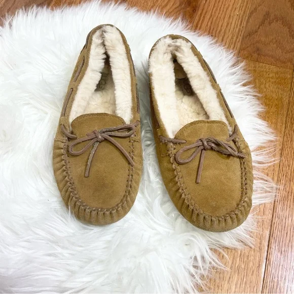 Ugg Australia Dakota Moccasin Slippers Chestnut Color Size 4 Kids - Picture 3 of 14
